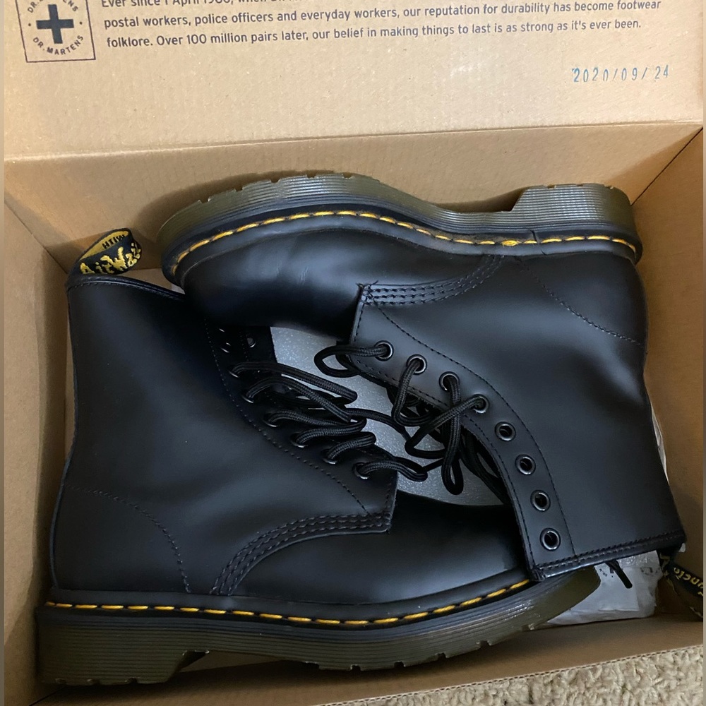 Dr.Martens 1460 leather boots